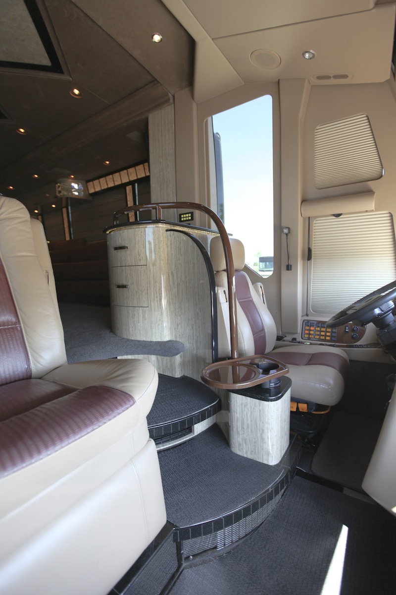 2008 Prevost Marathon H3-45