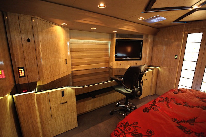 2008 Prevost Marathon H3-45