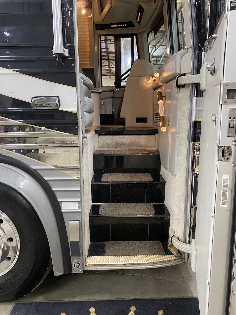 1997 Prevost Country Coach XL For Sale