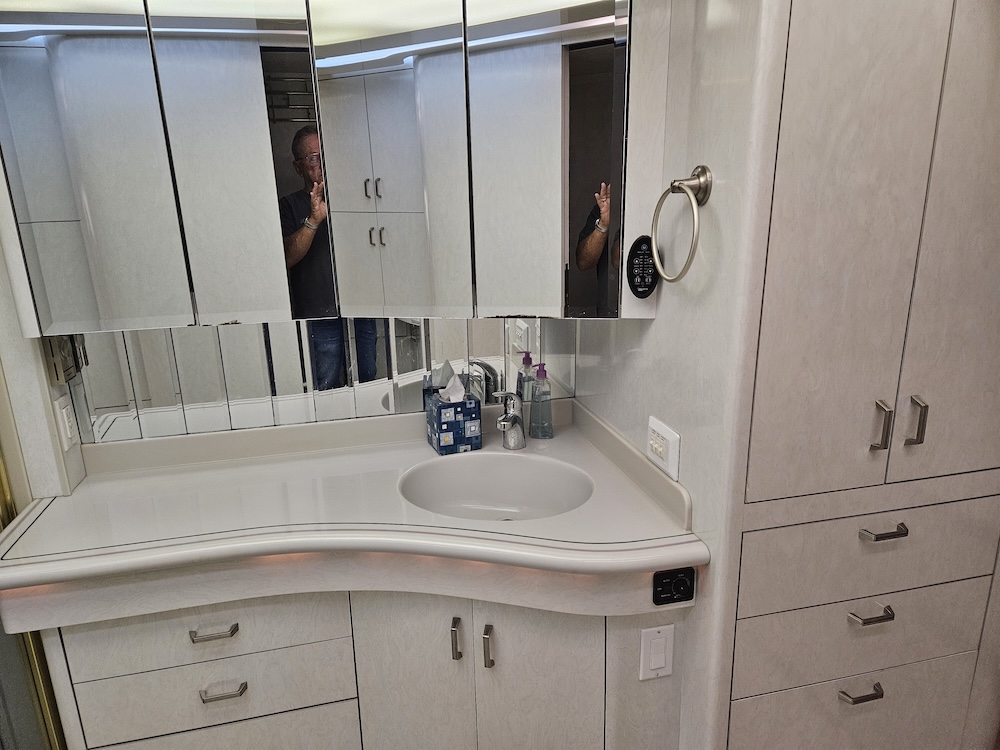 1998 Prevost  Angola For Sale