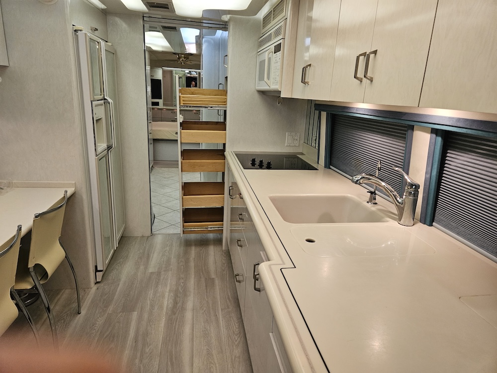 1998 Prevost  Angola For Sale