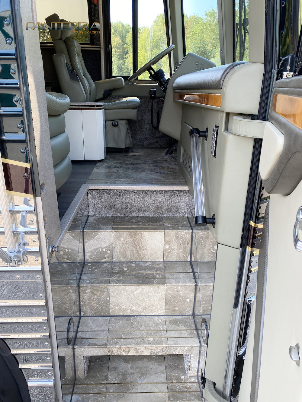 1998 Prevost Featherlite XL For Sale