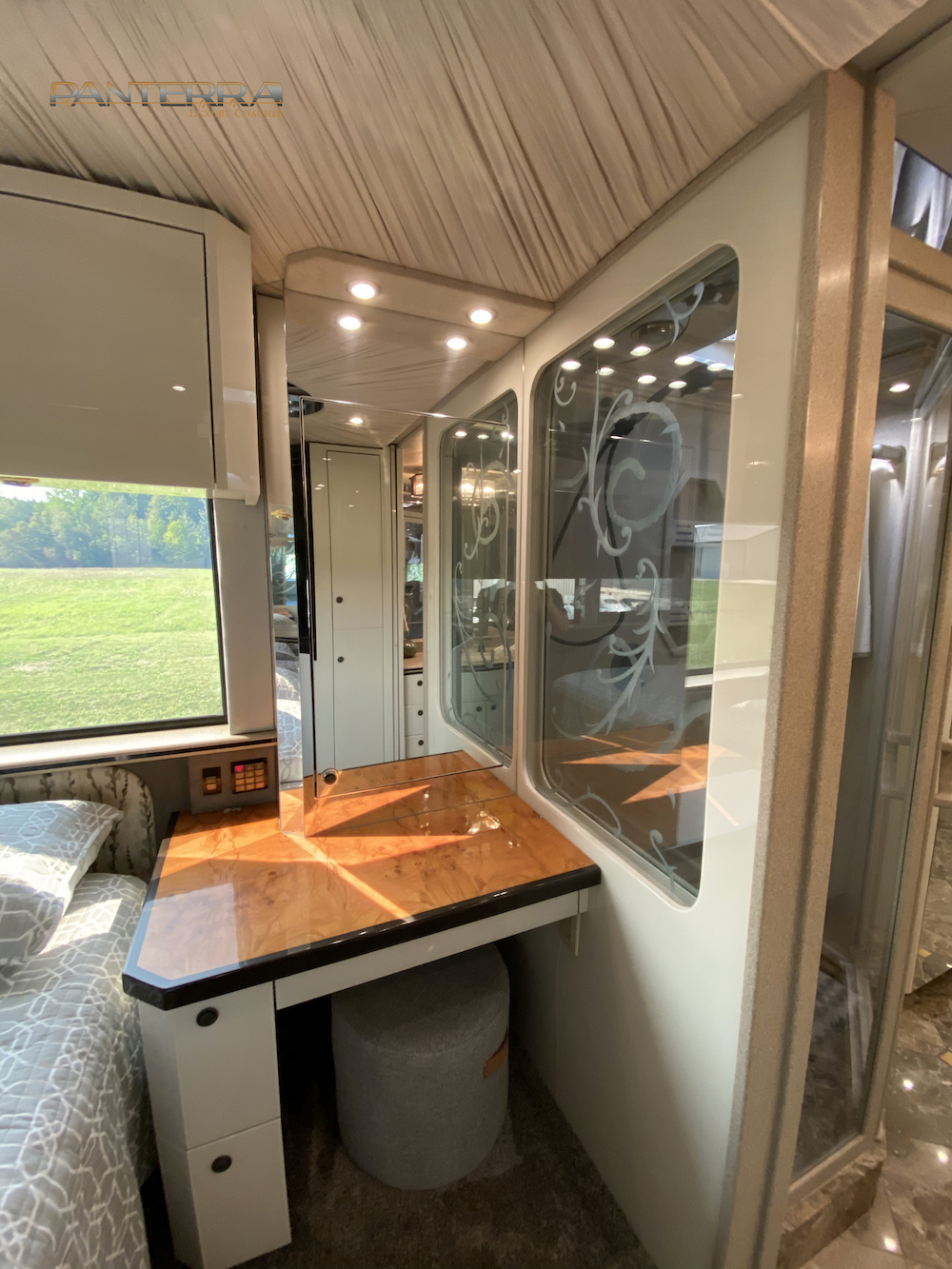 1998 Prevost Featherlite XL For Sale