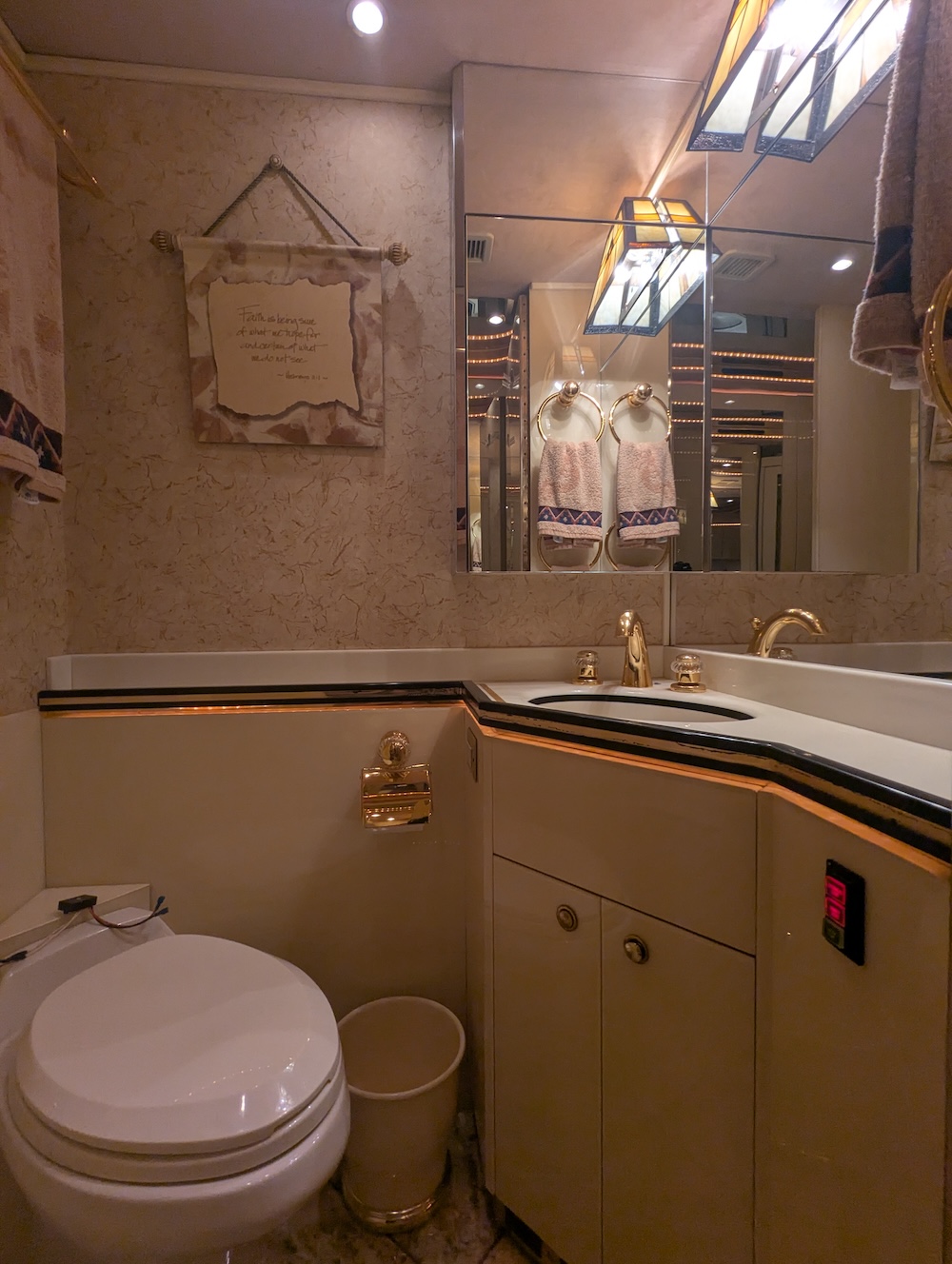 1999 Prevost Featherlite H3-45 For Sale