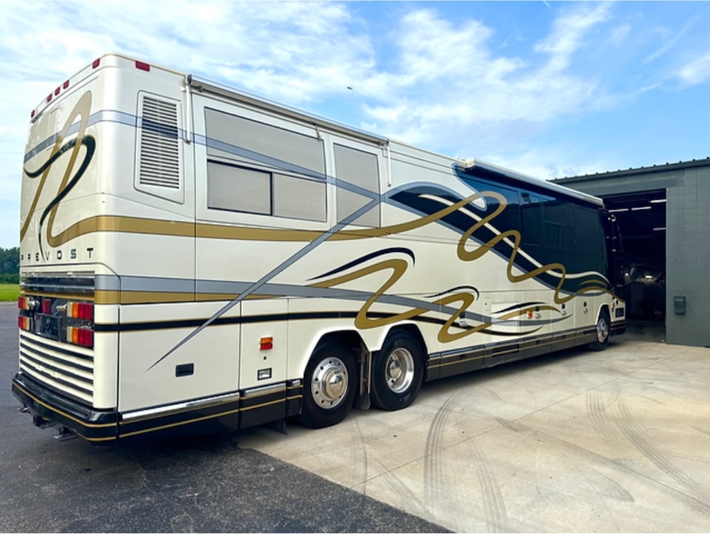 1999 Prevost Featherlite H3-45 For Sale