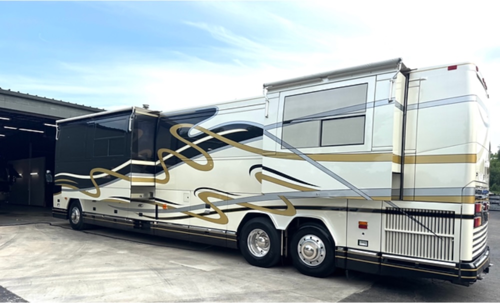1999 Prevost Featherlite H3-45 For Sale