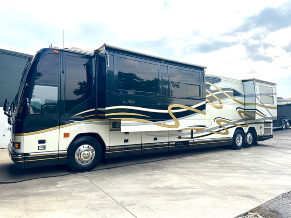 1999 Prevost Featherlite H3-45 For Sale
