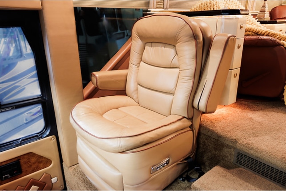 1999 Prevost Featherlite H3-45 For Sale