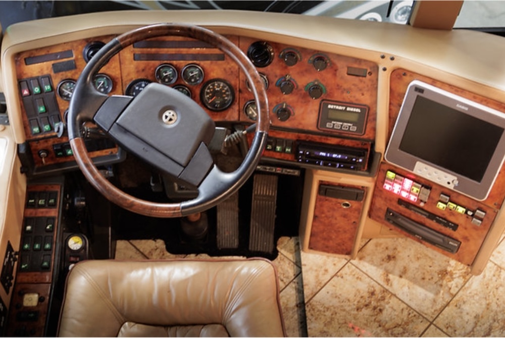 1999 Prevost Featherlite H3-45 For Sale