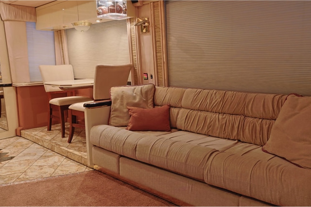 1999 Prevost Featherlite H3-45 For Sale