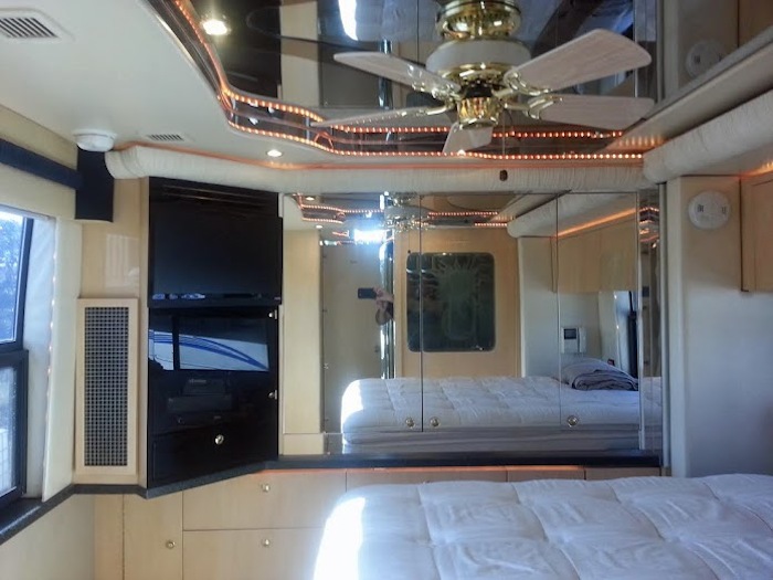 1999 Prevost Featherlite H3-45 For Sale