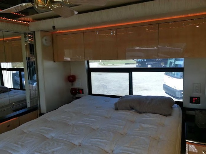 1999 Prevost Featherlite H3-45 For Sale