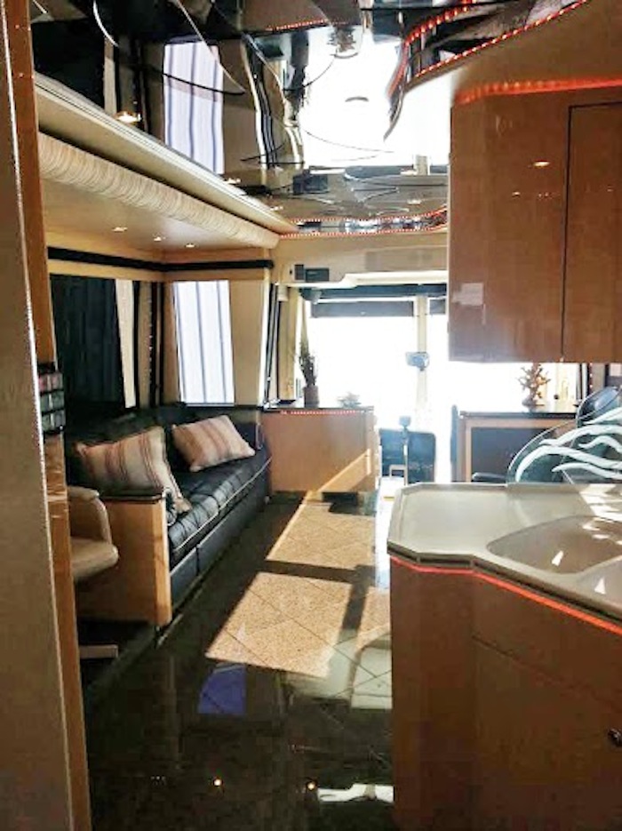 1999 Prevost Featherlite H3-45 For Sale