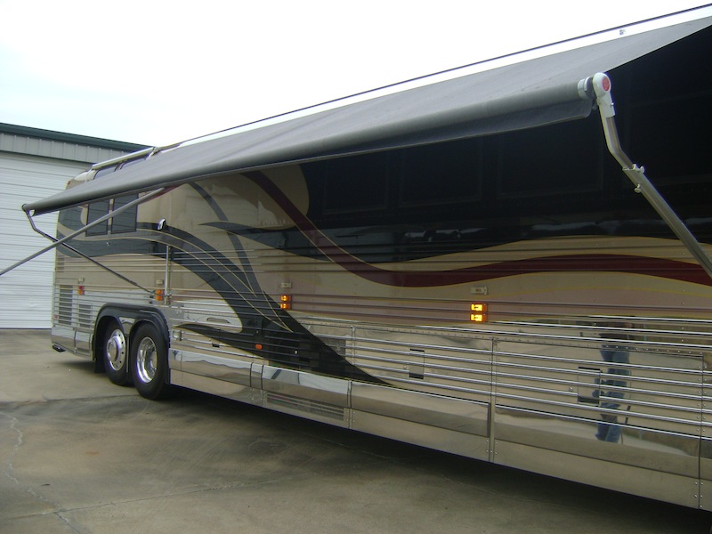 1999 Prevost Featherlite XL For Sale