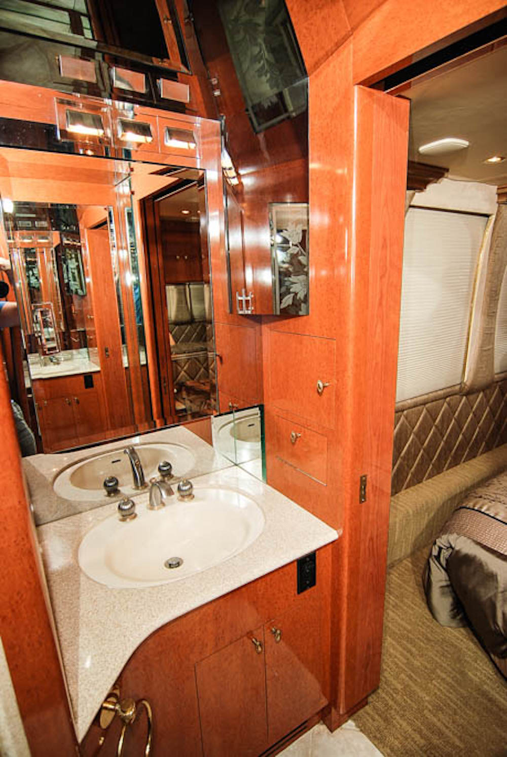 1999 Prevost Liberty XL For Sale