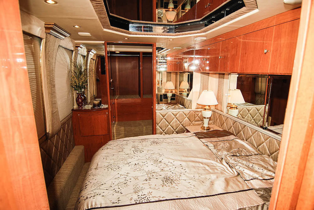 1999 Prevost Liberty XL For Sale