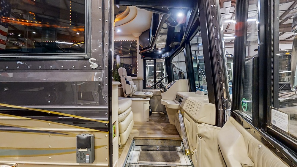 1999 Prevost Liberty XL For Sale