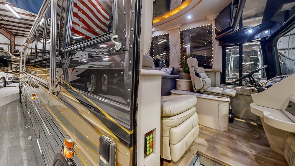 1999 Prevost Liberty XL For Sale