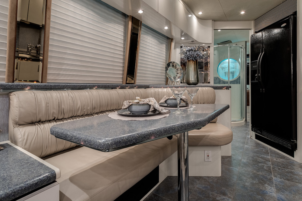 1999 Prevost Marathon XL For Sale