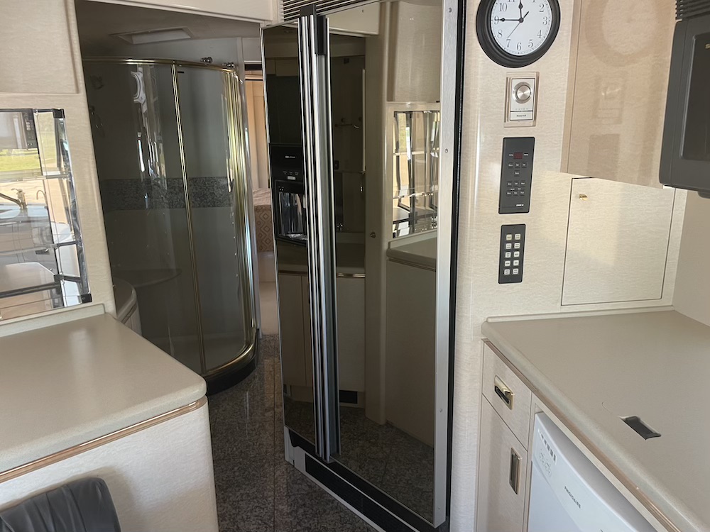 1999 Prevost Marathon XL For Sale