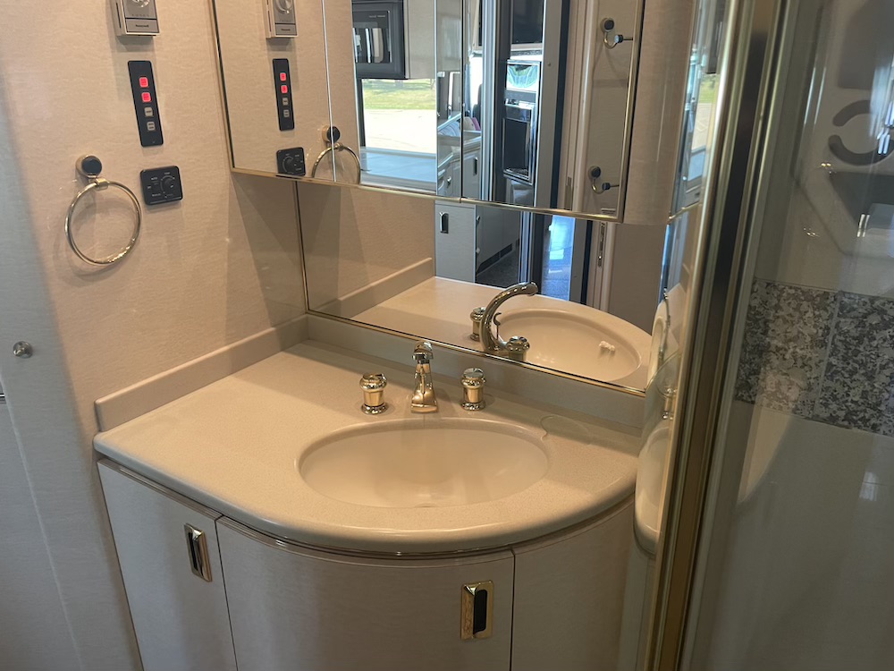 1999 Prevost Marathon XL For Sale