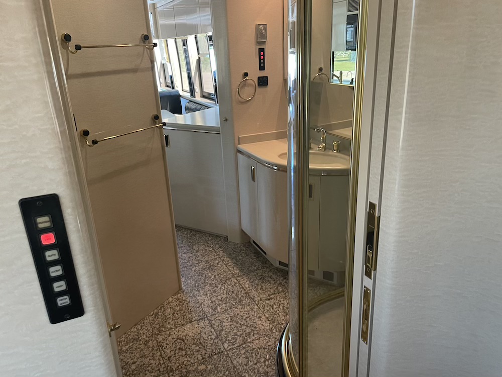 1999 Prevost Marathon XL For Sale