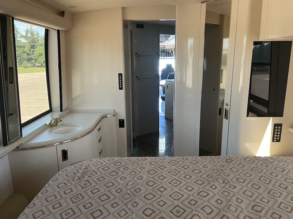 1999 Prevost Marathon XL For Sale