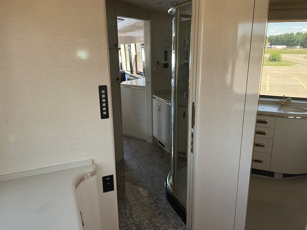 1999 Prevost Marathon XL For Sale