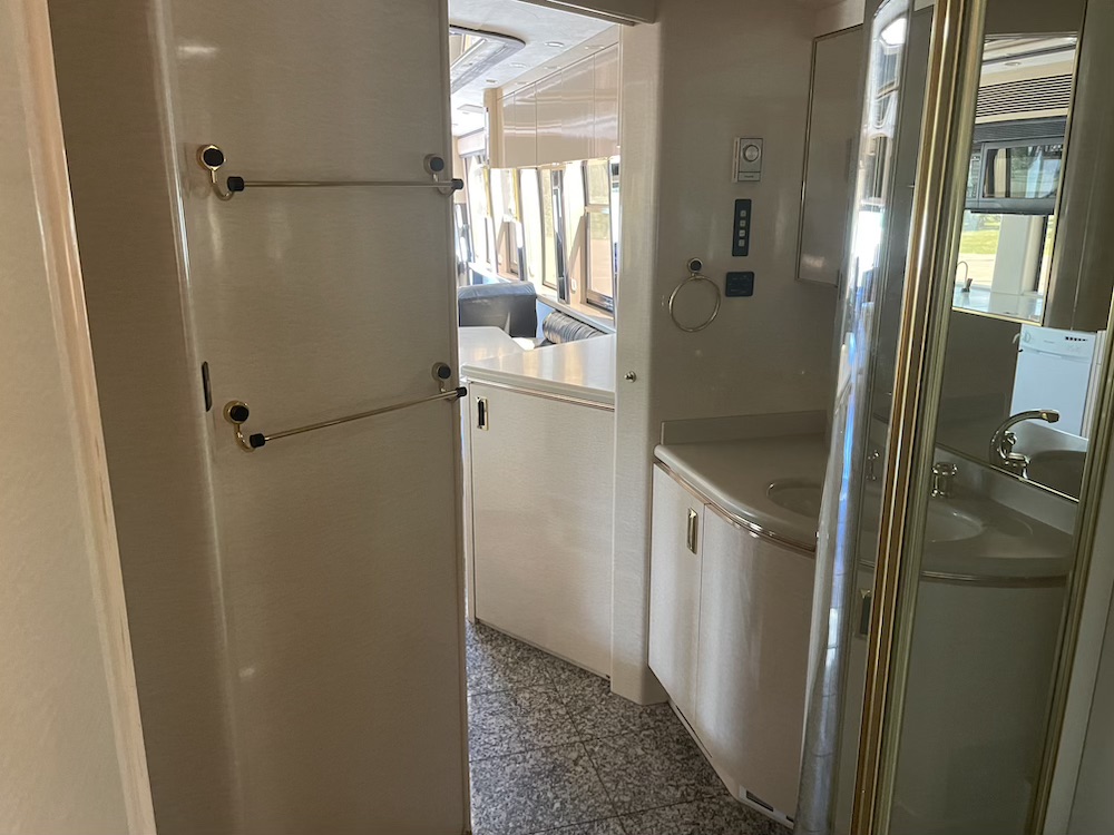 1999 Prevost Marathon XL For Sale