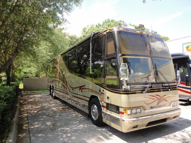 2000 Prevost Country Coach H3-45