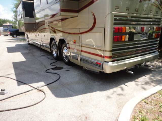 2000 Prevost Country Coach H3-45