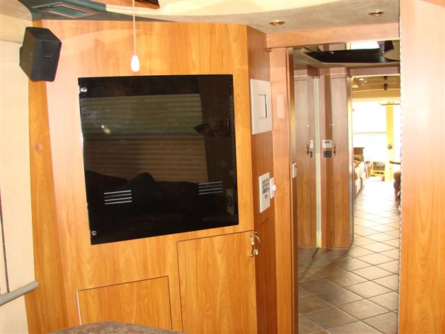 2000 Prevost Country Coach H3-45