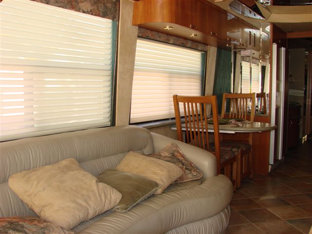 2000 Prevost Country Coach H3-45