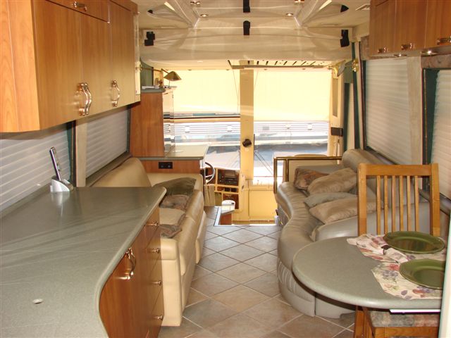 2000 Prevost Country Coach H3-45