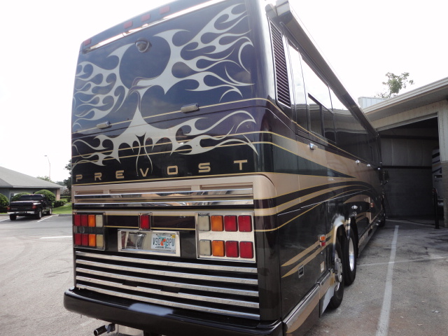 2000 Prevost Featherlite H3-45 For Sale