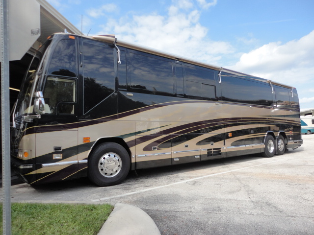 2000 Prevost Featherlite H3-45 For Sale