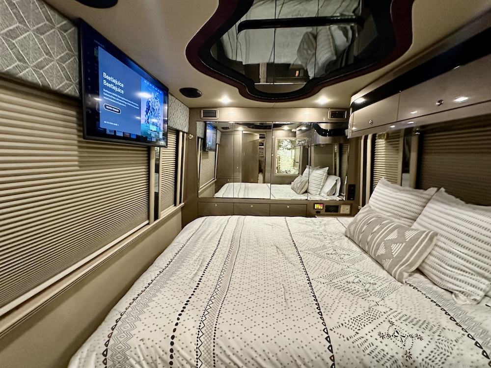 2000 Prevost Custom Coach  H3-45 For Sale