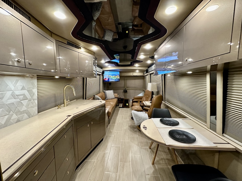 2000 Prevost Custom Coach  H3-45 For Sale