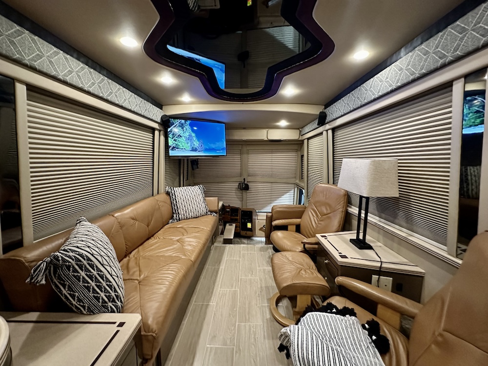 2000 Prevost Custom Coach  H3-45 For Sale