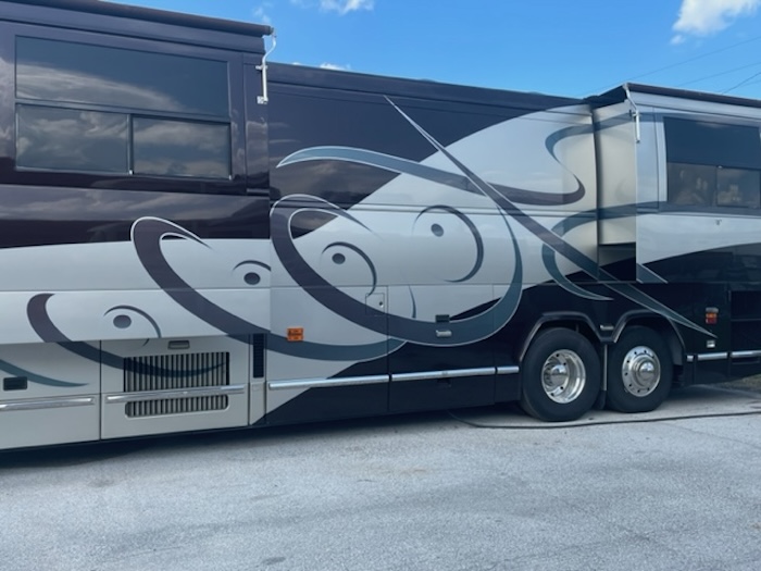 2000 Prevost Featherlite  H3-45 For Sale