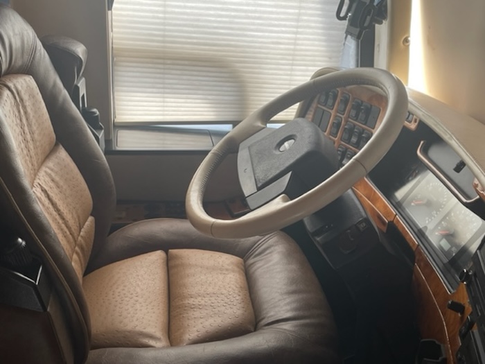 2000 Prevost Featherlite  H3-45 For Sale