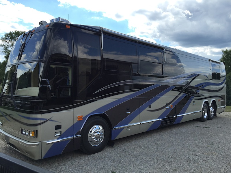 2000 Prevost Featherlite H3-45 For Sale