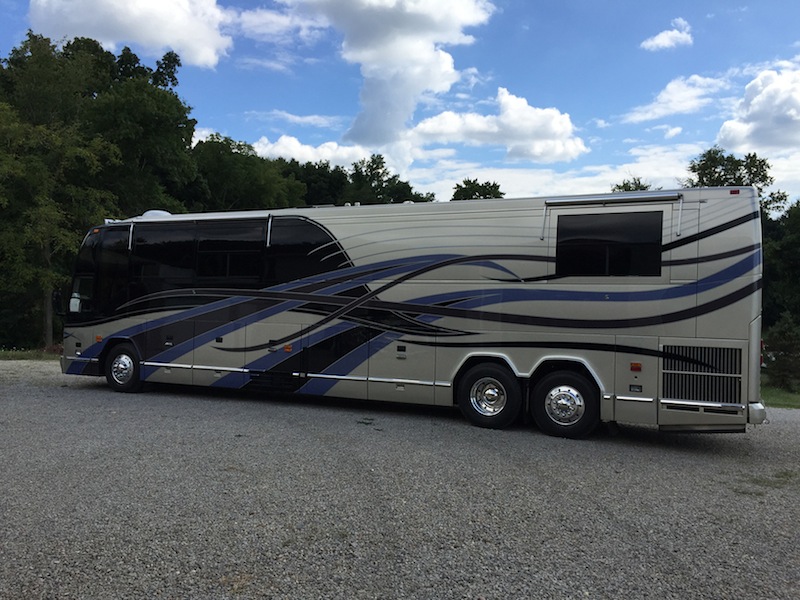 2000 Prevost Featherlite H3-45 For Sale