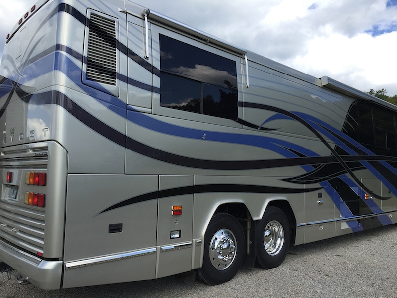 2000 Prevost Featherlite H3-45 For Sale