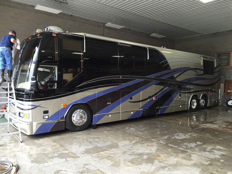 2000 Prevost Featherlite H3-45 For Sale