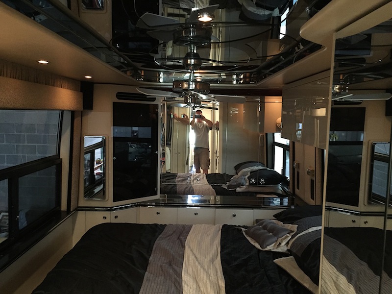 2000 Prevost Featherlite H3-45 For Sale