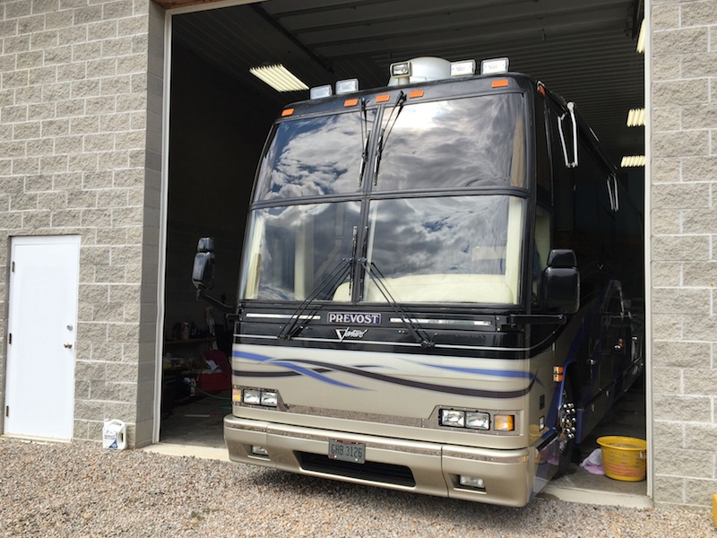 2000 Prevost Featherlite H3-45 For Sale