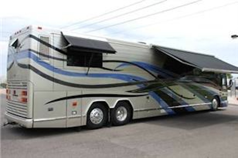 2000 Prevost Featherlite H3-45 For Sale