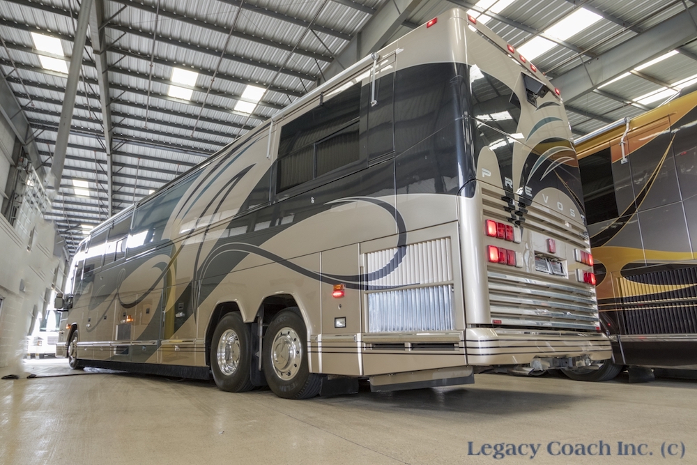 2000 Prevost Featherlite H3-45 For Sale