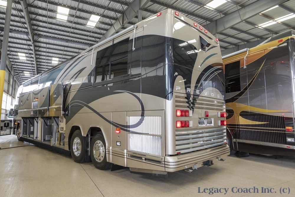 2000 Prevost Featherlite H3-45 For Sale